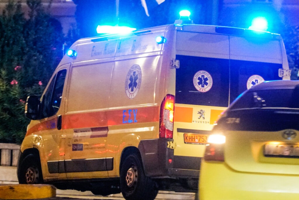 Tροχαίο με δύο τραυματίες στον ΠΑΘΕ